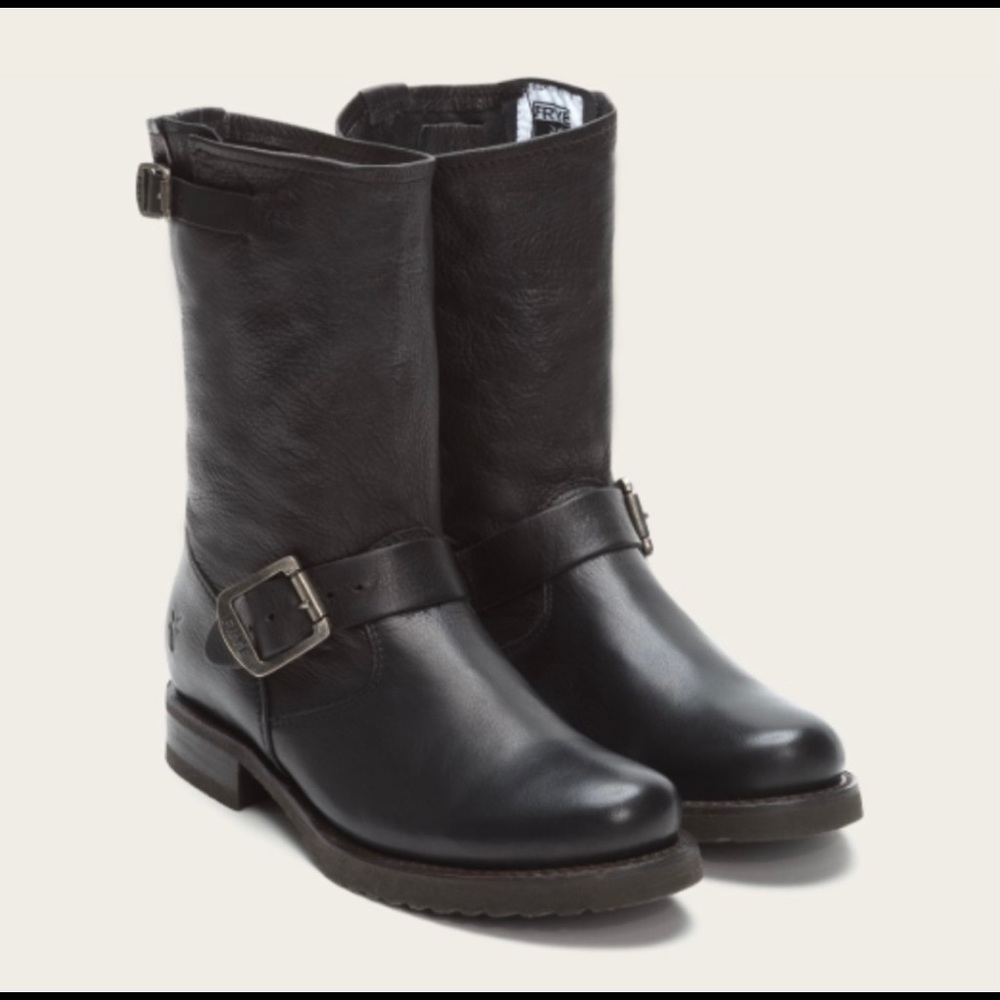 Frye Veronica Engineer short black Moto boots